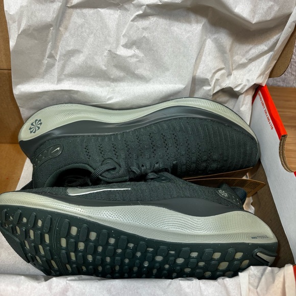 Nike ReactX Infinity Run 4 Green Jade Running Sneakers DR2670-304 Women Sz 8 - Picture 5 of 6